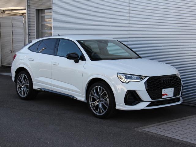 Ｑ３スポーツバック ハイスタイル　３５０台限定車／ＢｌａｃｋＳｔｙｌｅ／パーシャルレザー／ＯＰ２０インチアルミ／コンビニエンス＆アシスタンスＰＫＧ／プラスＰＫＧ／スマートフォンインターフェイス／プライバシーガラス／ダンピングサス／禁煙（3枚目）