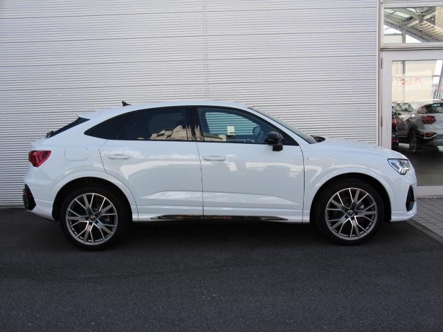 Ｑ３スポーツバック ハイスタイル　３５０台限定車／ＢｌａｃｋＳｔｙｌｅ／パーシャルレザー／ＯＰ２０インチアルミ／コンビニエンス＆アシスタンスＰＫＧ／プラスＰＫＧ／スマートフォンインターフェイス／プライバシーガラス／ダンピングサス／禁煙（5枚目）