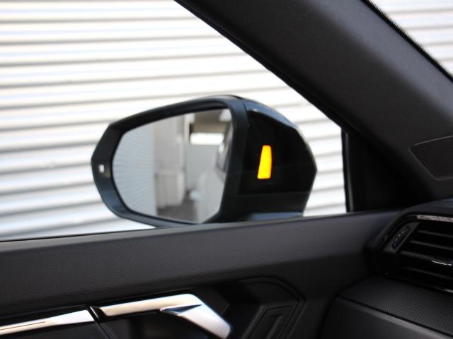 Ｑ３スポーツバック ハイスタイル　３５０台限定車／ＢｌａｃｋＳｔｙｌｅ／パーシャルレザー／ＯＰ２０インチアルミ／コンビニエンス＆アシスタンスＰＫＧ／プラスＰＫＧ／スマートフォンインターフェイス／プライバシーガラス／ダンピングサス／禁煙（14枚目）