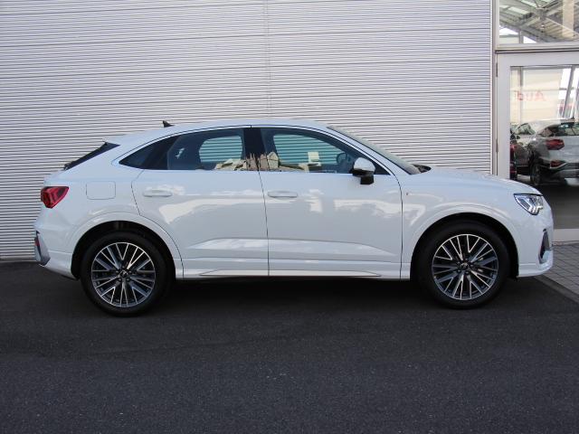 Ｑ３スポーツバック ３５ＴＦＳＩ　Ｓライン　２０２５ｙモデル／パーシャルレザー／コンビニエンス＆アシスタンスＰＫＧ／プラスＰＫＧ／スマートフォンインターフェイス／スマホ充電／バーチャルコックピット／アダプティブクルーズコントロール／禁煙（5枚目）