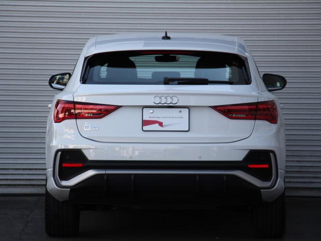 Ｑ３スポーツバック ３５ＴＦＳＩ　Ｓライン　２０２５ｙモデル／パーシャルレザー／コンビニエンス＆アシスタンスＰＫＧ／プラスＰＫＧ／スマートフォンインターフェイス／スマホ充電／バーチャルコックピット／アダプティブクルーズコントロール／禁煙（7枚目）