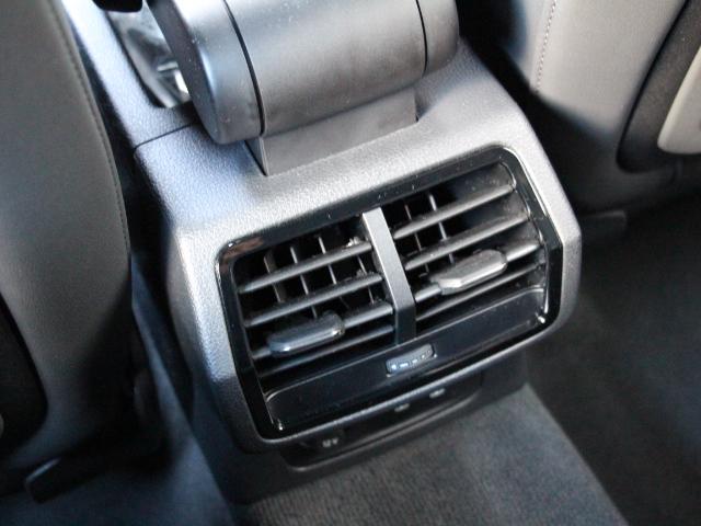 Ｑ３スポーツバック ３５ＴＦＳＩ　Ｓライン　２０２５ｙモデル／パーシャルレザー／コンビニエンス＆アシスタンスＰＫＧ／プラスＰＫＧ／スマートフォンインターフェイス／スマホ充電／バーチャルコックピット／アダプティブクルーズコントロール／禁煙（27枚目）