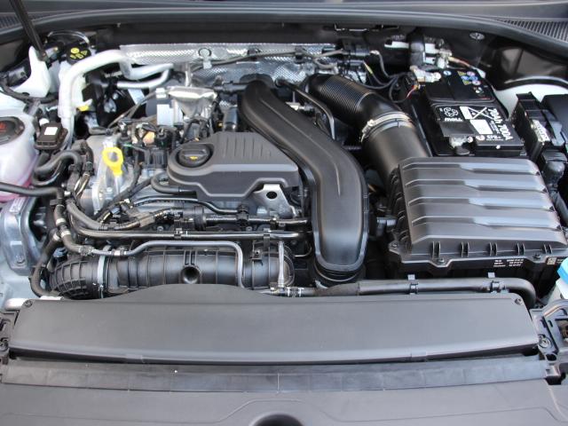 Ｑ３スポーツバック ３５ＴＦＳＩ　Ｓライン　２０２５ｙモデル／パーシャルレザー／コンビニエンス＆アシスタンスＰＫＧ／プラスＰＫＧ／スマートフォンインターフェイス／スマホ充電／バーチャルコックピット／アダプティブクルーズコントロール／禁煙（32枚目）