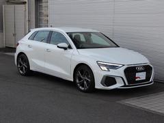 高度な訓練・教育を受けたＡｕｄｉ専門メカニックが、１００項目にもおよぶ精密な点検を実施。すべてをクリアしたＡｕｄｉ車だけがあなたのお手元に届けられます。 6