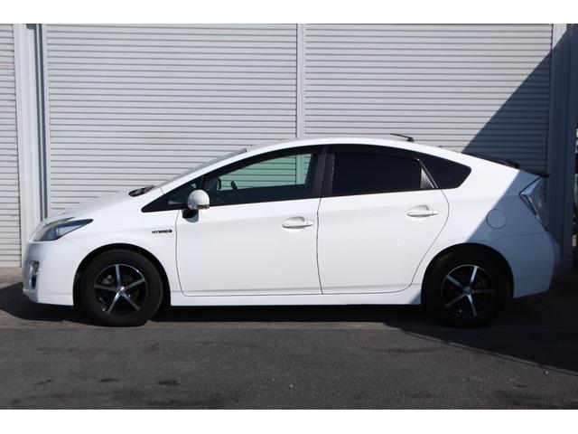 プリウス S 社外メモリーナビ フルセグTV TOM’Sシフトポジションスイッチ 社外16インチAW LEDヘッドライト Bluetooth接続 プッシュスタート オートライト ETC CD・DVD再生 電格ミラー(9枚目)