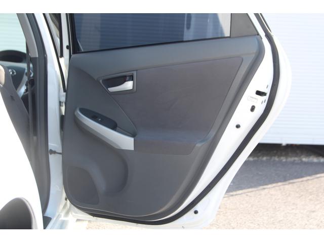 プリウス S 社外メモリーナビ フルセグTV TOM’Sシフトポジションスイッチ 社外16インチAW LEDヘッドライト Bluetooth接続 プッシュスタート オートライト ETC CD・DVD再生 電格ミラー(34枚目)