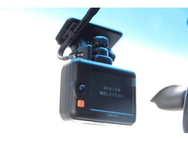 エルグランド ２５０ハイウェイスター　ＴＥＩＮ製車高調　後席モニター　社外２０インチＡＷ　両側パワースライドドア　純正メモリーナビ　フルセグ　バックカメラ　オートクルーズ　ハーフレザーシート　ＣＤ・ＤＶＤ再生　ＬＥＤヘッドライト　ＥＴＣ（68枚目）