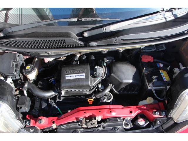 Ｎ－ＢＯＸカスタム ２トーンカラースタイル　Ｇ・Ａパッケージ　衝突被害軽減ブレーキ　純正ＨＤＤナビ　フルセグＴＶ　両側スライド片側電動ドア　スマートキー　ＨＩＤヘッドライト　純正アルミホイール（19枚目）