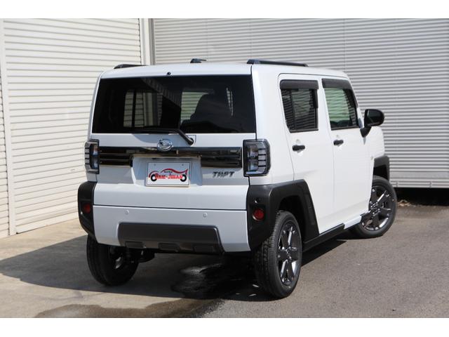 タフト Ｇ　ダーククロムベンチャー　純正フロアマット＆ドアバイザー　届出済未使用車　スマアシ　バックカメラ　スカイフィールトップ　ＡＣＣ　ＬＥＤヘッドライト　純正１５インチアルミホイール（7枚目）