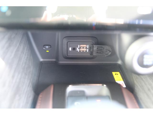 ハリアー Ｚ　レザーパッケージ　ＪＢＬプレミアサウンド　デジタルインナーミラー　ＯＰカラー　全周囲カメラ　１２．３ｉｎディスプレイオーディオ　寒冷地仕様　パワーバックドア　４ＷＤ　ＡＣＣ　Ｂｌｕｅｔｏｏｔｈ　純正ＡＷ　ＥＴＣ　ＱＩ（23枚目）