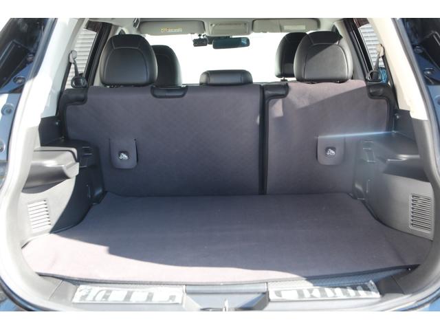 エクストレイル ２０ＸエクストリーマーＸエマージェンシーブレーキＰ　社外グリル・マフラー　衝突軽減ブレーキ　障害物センサー　純正メモリーナビ　フルセグＴＶ　スマートキー　ＥＴＣ　ダウンヒルアシストコントロール（22枚目）