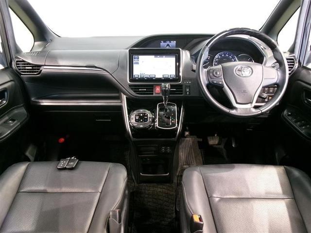 エスクァイア Ｇｉ　４ＷＤ　フルセグ　メモリーナビ　ＤＶＤ再生　後席モニター　バックカメラ　衝突被害軽減システム　ＥＴＣ　両側電動スライド　ＬＥＤヘッドランプ　ウオークスルー　乗車定員７人　３列シート　ワンオーナー（4枚目）