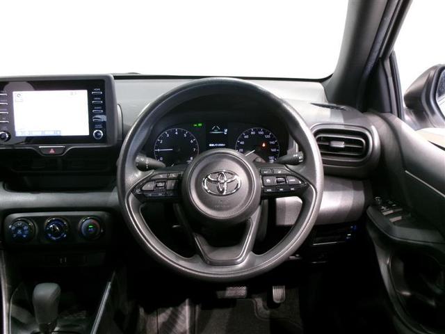 ヤリス Ｘ　４ＷＤ　メモリーナビ　ミュージックプレイヤー接続可　バックカメラ　衝突被害軽減システム　ＥＴＣ　記録簿（5枚目）