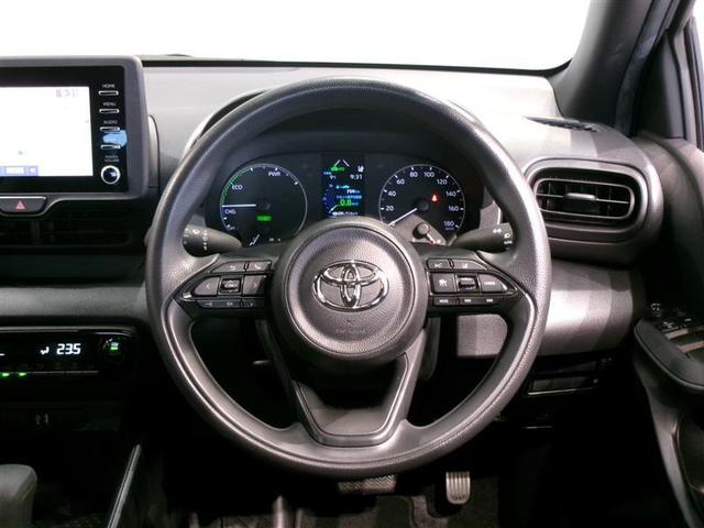 ヤリス ハイブリッドＸ　メモリーナビ　ミュージックプレイヤー接続可　バックカメラ　衝突被害軽減システム　ＥＴＣ　記録簿（5枚目）