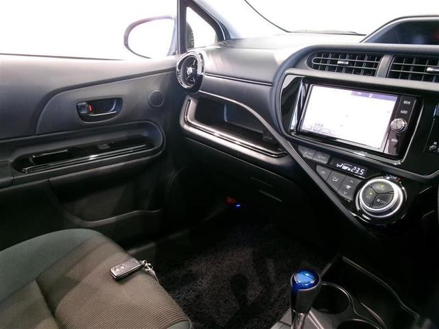 アクア Ｓスタイルブラック　フルセグ　メモリーナビ　スマートキー　ＤＶＤ再生　ＣＤ再生　バックカメラ　衝突被害軽減システム　ＬＥＤヘッドランプ　ワンオーナー　記録簿　盗難防止システム　運転席エアバック　助手席エアバック（10枚目）