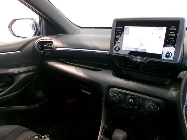 ヤリス Ｘ　メモリーナビ　ミュージックプレイヤー接続可　バックカメラ　衝突被害軽減システム　ＥＴＣ　記録簿（10枚目）