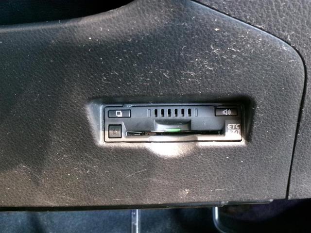 Ｃ－ＨＲ Ｇ　フルセグ　メモリーナビ　ＤＶＤ再生　バックカメラ　衝突被害軽減システム　ＥＴＣ　ＬＥＤヘッドランプ　ワンオーナー　記録簿（12枚目）