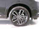 純正のアルミホイール装着車です。タイヤサイズは225/50R18です。
