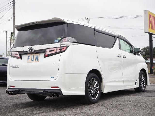 3.5エグゼクティブラウンジ 4WD ワンオーナー禁煙車 OP・ツインサンルーフ OP・TRDエアロ OP・寒冷地仕様車 セーフティセンス JBL メーカーナビ リヤエンタメ 全周囲 Pバックドア Dインナーミラー 本革シート(5枚目)