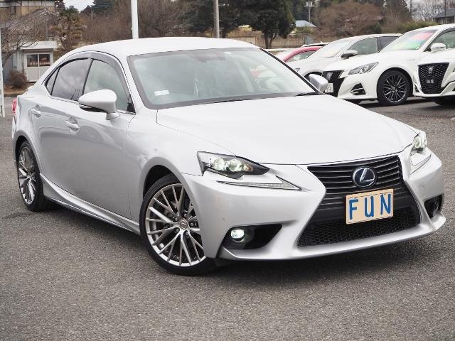 IS300h バージョンL 走行2.1万キロ 禁煙車 OP・モデリスタエアロ&マフラー OP・プリクラッシュ&レーダークルーズ OP・ソナー OP・18インチAW セミアリニン黒革シート メーカーSDナビ Bカメラ 純ドラレコ付(3枚目)