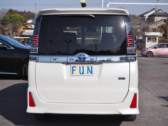 ハイブリッドZS 煌III 特別仕様車 走行0.7万Km ワンオーナー禁煙車 セーフティセンス ICS OP・9inナビバックカメラ 両自動ドア 合皮コンビシート キャプテンシート LEDヘッドランプ(7枚目)