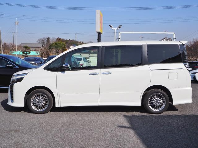 ハイブリッドZS 煌III 特別仕様車 走行0.7万Km ワンオーナー禁煙車 セーフティセンス ICS OP・9inナビバックカメラ 両自動ドア 合皮コンビシート キャプテンシート LEDヘッドランプ(8枚目)
