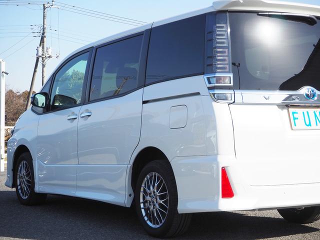 ハイブリッドZS 煌III 特別仕様車 走行0.7万Km ワンオーナー禁煙車 セーフティセンス ICS OP・9inナビバックカメラ 両自動ドア 合皮コンビシート キャプテンシート LEDヘッドランプ(13枚目)