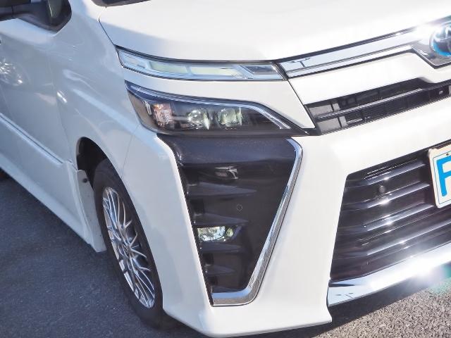ハイブリッドZS 煌III 特別仕様車 走行0.7万Km ワンオーナー禁煙車 セーフティセンス ICS OP・9inナビバックカメラ 両自動ドア 合皮コンビシート キャプテンシート LEDヘッドランプ(14枚目)