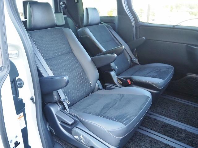 ハイブリッドZS 煌III 特別仕様車 走行0.7万Km ワンオーナー禁煙車 セーフティセンス ICS OP・9inナビバックカメラ 両自動ドア 合皮コンビシート キャプテンシート LEDヘッドランプ(27枚目)