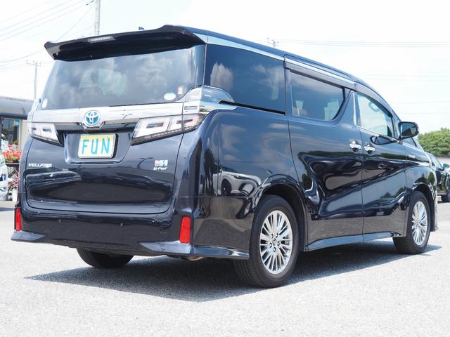 ヴェルファイアハイブリッド ＺＲ　福祉車両サイドリフトアップシート脱着タイプ電動式　セーフティセンス　両自動　ＯＰ・１０ｉｎナビ　ＯＰ・後席ディスプレイ　ＯＰ・１５００Ｗ　Ｂカメラ　黒合皮シート　２眼ＬＥＤライト　ＯＰ・ドラレコ（5枚目）