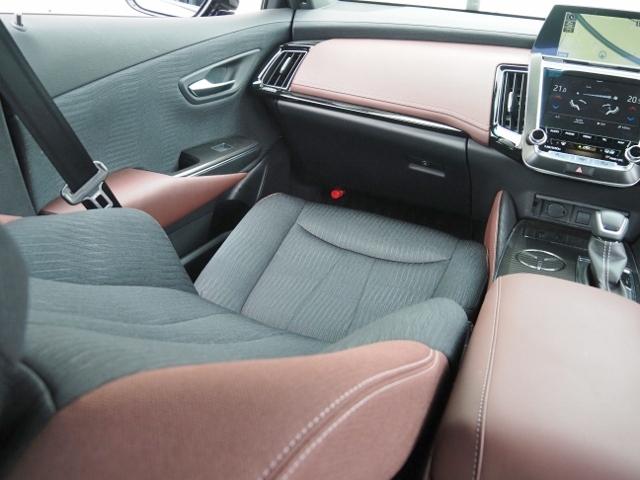 クラウンハイブリッド ＲＳ　ワンオーナー禁煙車　走行２．８万Ｋｍ　ＯＰ・セーフティパッケージ（ＨＵＤ・ＢＳＭ）　セーフティセンス　コンビシート　３眼ＬＥＤ／シーケンシャル　ツインディスプレイ　Ｂカメラ　社外ドラレコ前後（49枚目）
