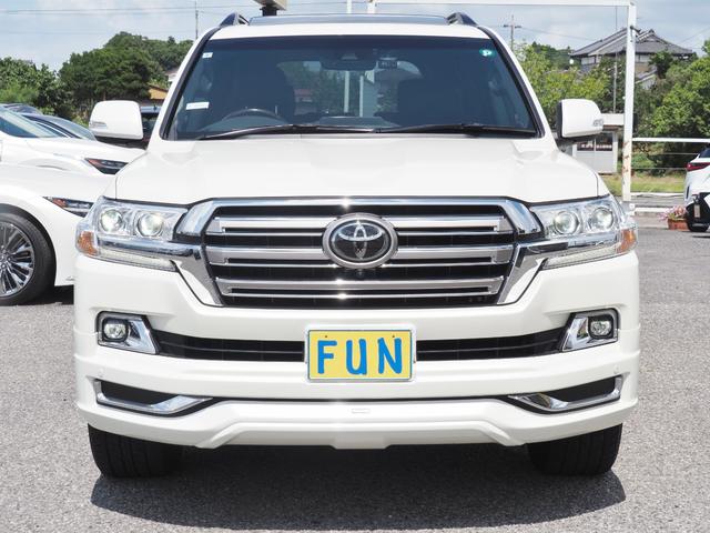 TOYOTA LAND CRUISER ZX | 2019 | PEARL WHITE | 17563 km