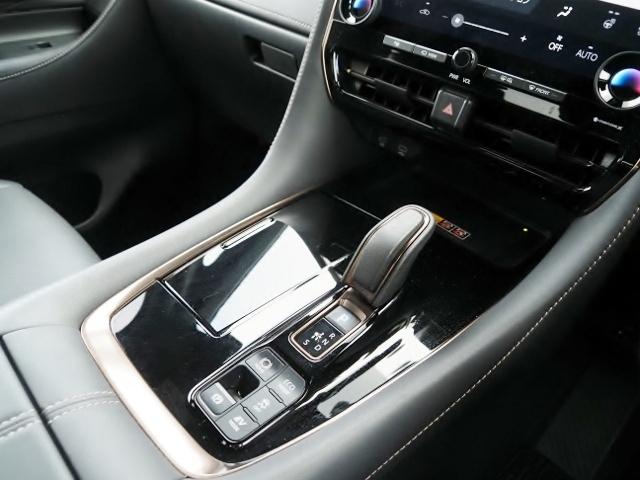 TOYOTA ALPHARD HYBRID Z