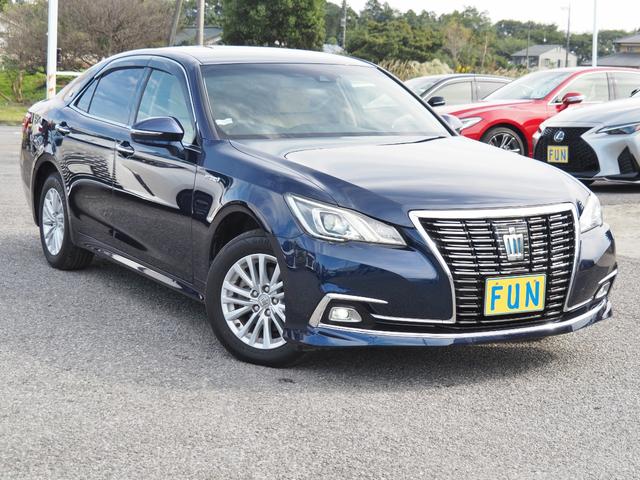 TOYOTA CROWN HYBRID ROYAL SALOON FOUR