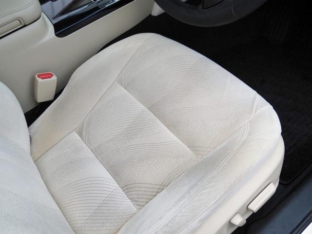 TOYOTA CROWN HYBRID ROYAL SALOON FOUR