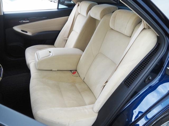 TOYOTA CROWN HYBRID ROYAL SALOON FOUR