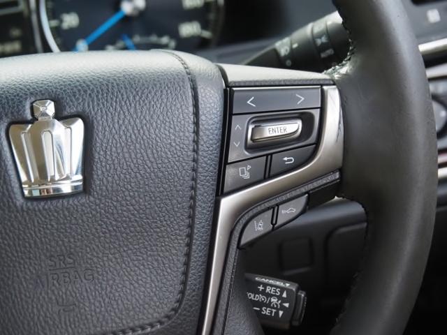 TOYOTA CROWN HYBRID ROYAL SALOON FOUR