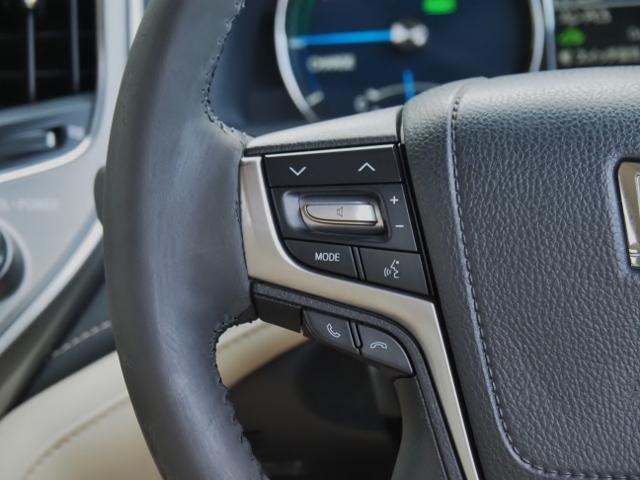 TOYOTA CROWN HYBRID ROYAL SALOON FOUR