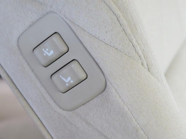 TOYOTA CROWN HYBRID ROYAL SALOON FOUR