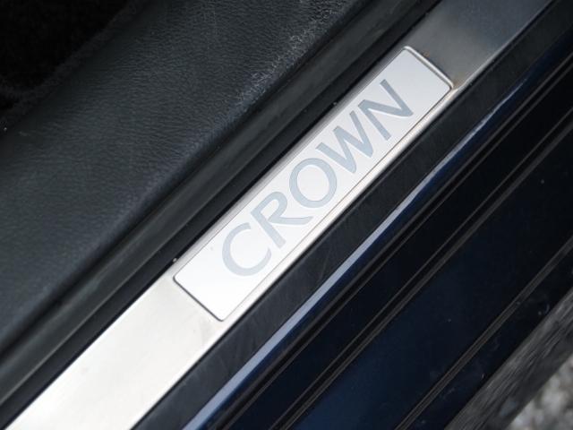 TOYOTA CROWN HYBRID ROYAL SALOON FOUR