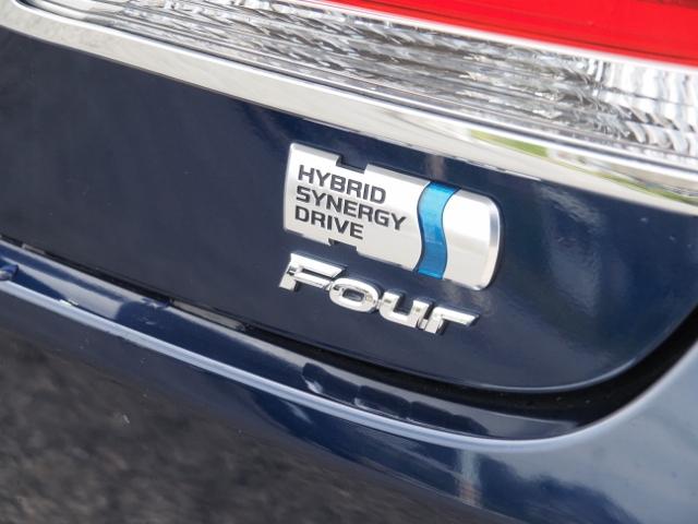 TOYOTA CROWN HYBRID ROYAL SALOON FOUR