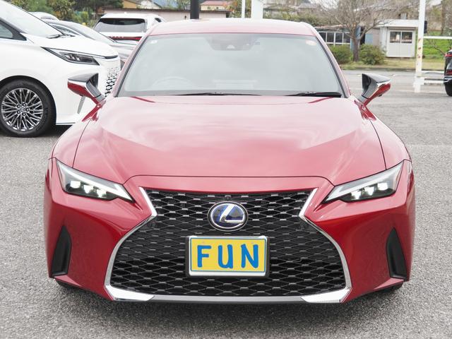 IS IS300h バージョンL 法人ワンオーナー禁煙車 走行5000Km セーフティシステムプラス BSM/PKSB OP・パノラミックビュー 黒革シート リヤオートサンシェード 10.3型ナビ 3連フルLEDヘッドライト ドラレコ(2枚目)