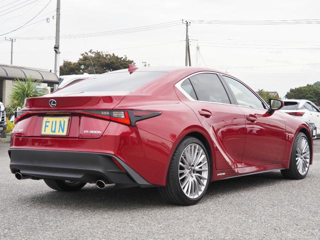 IS IS300h バージョンL 法人ワンオーナー禁煙車 走行5000Km セーフティシステムプラス BSM/PKSB OP・パノラミックビュー 黒革シート リヤオートサンシェード 10.3型ナビ 3連フルLEDヘッドライト ドラレコ(5枚目)