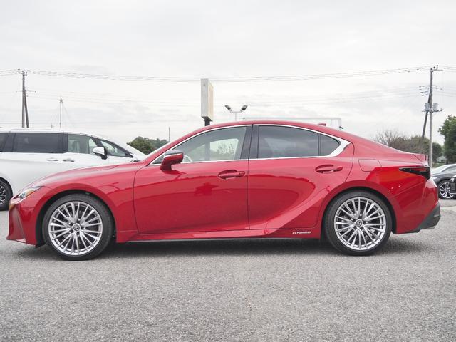 IS IS300h バージョンL 法人ワンオーナー禁煙車 走行5000Km セーフティシステムプラス BSM/PKSB OP・パノラミックビュー 黒革シート リヤオートサンシェード 10.3型ナビ 3連フルLEDヘッドライト ドラレコ(8枚目)