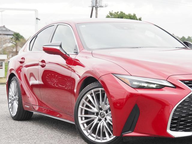 IS IS300h バージョンL 法人ワンオーナー禁煙車 走行5000Km セーフティシステムプラス BSM/PKSB OP・パノラミックビュー 黒革シート リヤオートサンシェード 10.3型ナビ 3連フルLEDヘッドライト ドラレコ(10枚目)