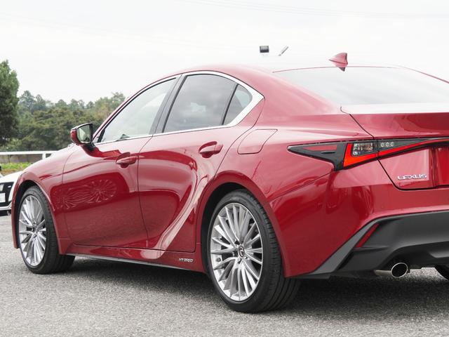 IS IS300h バージョンL 法人ワンオーナー禁煙車 走行5000Km セーフティシステムプラス BSM/PKSB OP・パノラミックビュー 黒革シート リヤオートサンシェード 10.3型ナビ 3連フルLEDヘッドライト ドラレコ(13枚目)