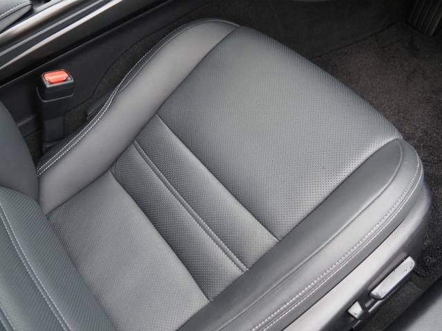 IS IS300h バージョンL 法人ワンオーナー禁煙車 走行5000Km セーフティシステムプラス BSM/PKSB OP・パノラミックビュー 黒革シート リヤオートサンシェード 10.3型ナビ 3連フルLEDヘッドライト ドラレコ(19枚目)