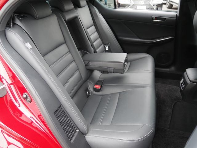 IS IS300h バージョンL 法人ワンオーナー禁煙車 走行5000Km セーフティシステムプラス BSM/PKSB OP・パノラミックビュー 黒革シート リヤオートサンシェード 10.3型ナビ 3連フルLEDヘッドライト ドラレコ(23枚目)