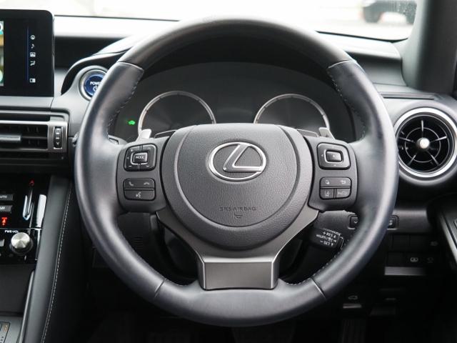 IS IS300h バージョンL 法人ワンオーナー禁煙車 走行5000Km セーフティシステムプラス BSM/PKSB OP・パノラミックビュー 黒革シート リヤオートサンシェード 10.3型ナビ 3連フルLEDヘッドライト ドラレコ(26枚目)