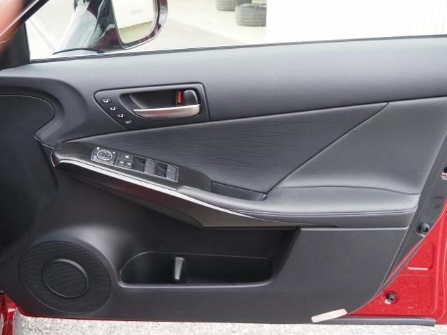 IS IS300h バージョンL 法人ワンオーナー禁煙車 走行5000Km セーフティシステムプラス BSM/PKSB OP・パノラミックビュー 黒革シート リヤオートサンシェード 10.3型ナビ 3連フルLEDヘッドライト ドラレコ(49枚目)